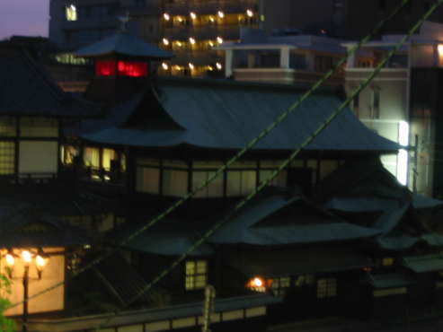 道後温泉本館の裏側
